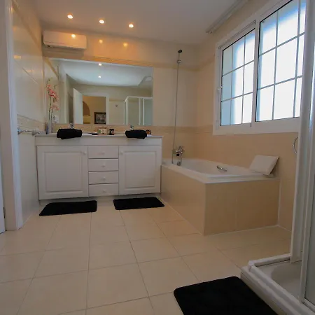 Bed & Breakfast Casa Brabant Mijas
