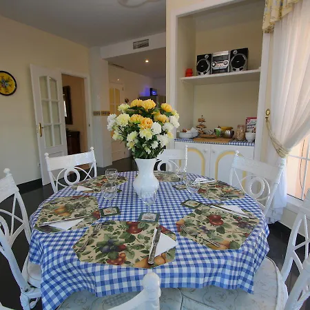 Casa Brabant Bed & Breakfast 5*
