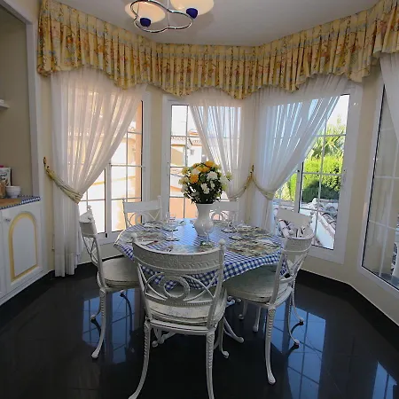 Casa Brabant Bed & Breakfast Mijas
